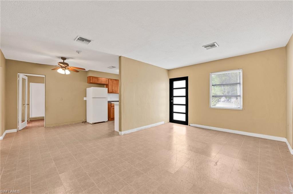 2971 Montclaire Ave Property Photo 6