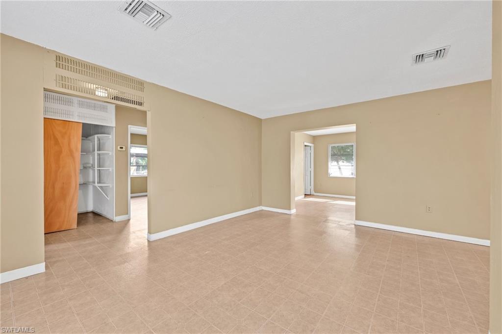 2971 Montclaire Ave Property Photo 9