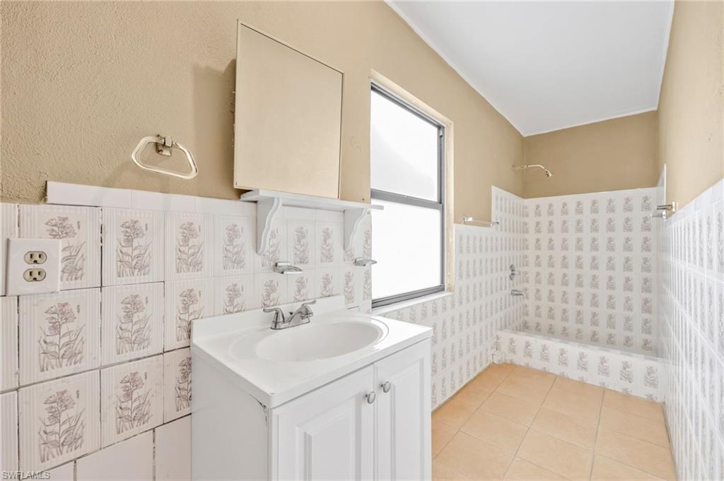 2971 Montclaire Ave Property Photo 16