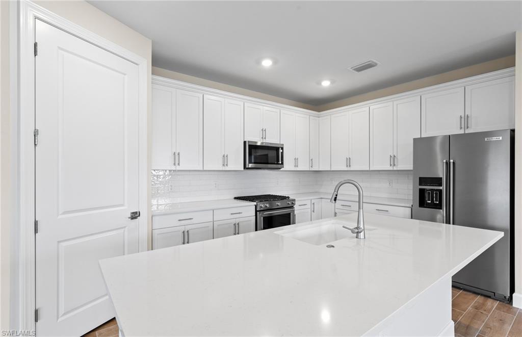 17317 Leaning Oak Trl Property Photo 8