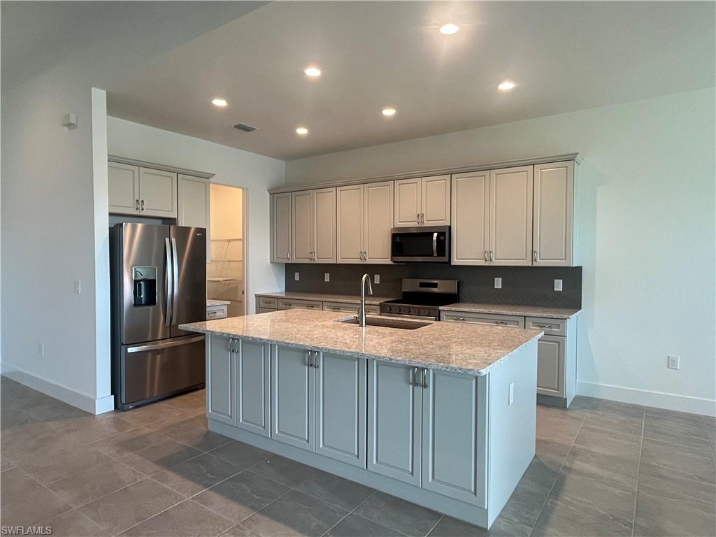 9091 Kite Ln Property Photo 2