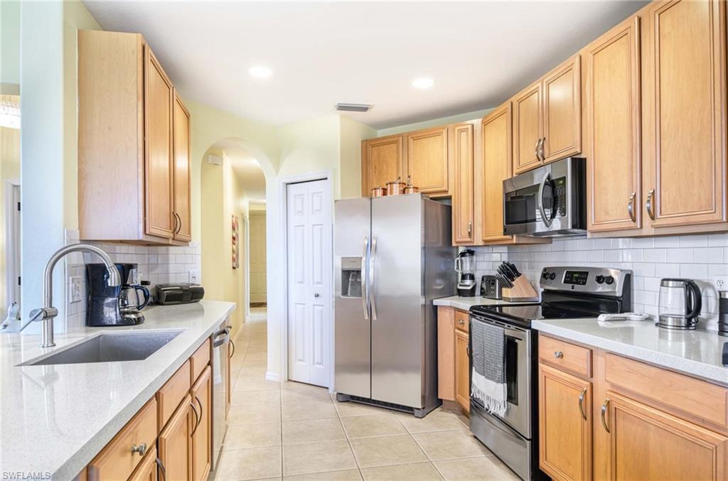 6893 Sterling Greens Ct # 102 Property Photo 13