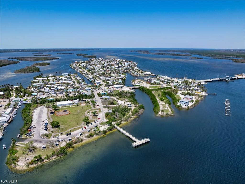 4581 Redfish Point Rd Property Photo 2