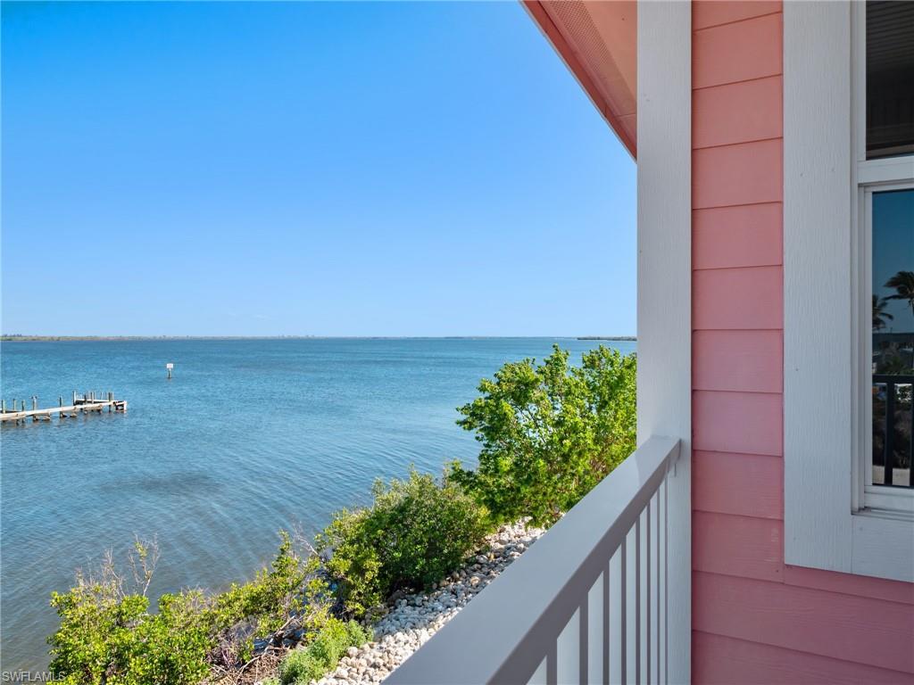 4581 Redfish Point Rd Property Photo 3