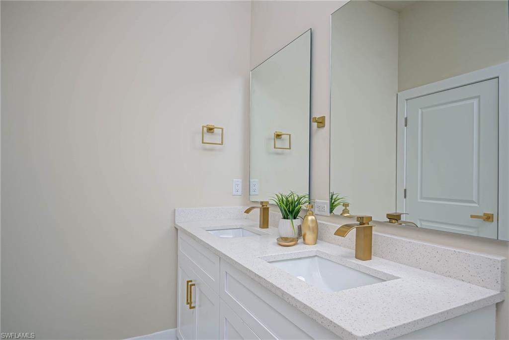3414 74th St W Property Photo 17