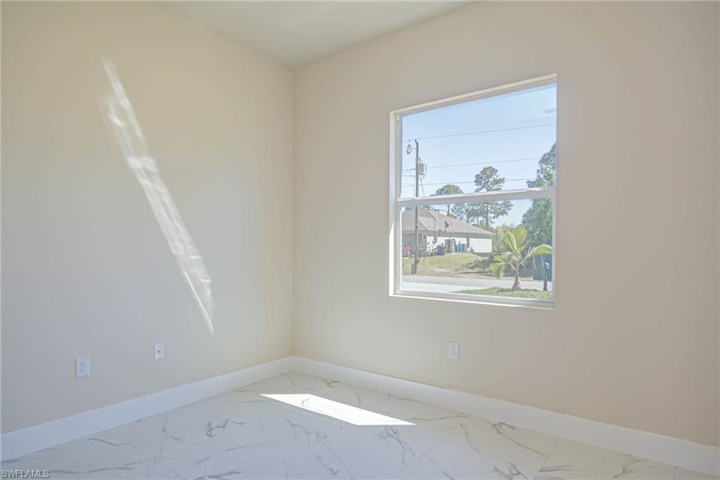 3414 74th St W Property Photo 18