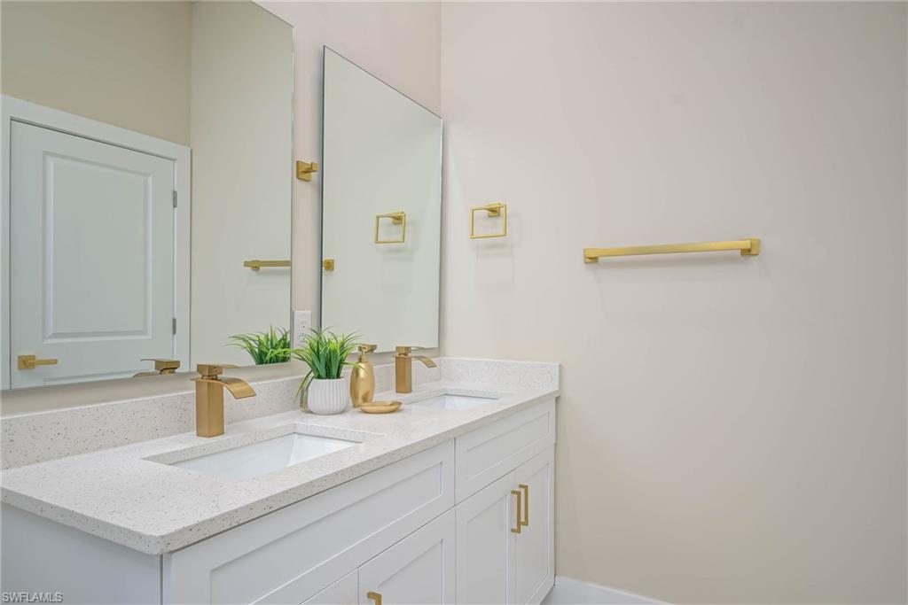 3305 71st St W Property Photo 13