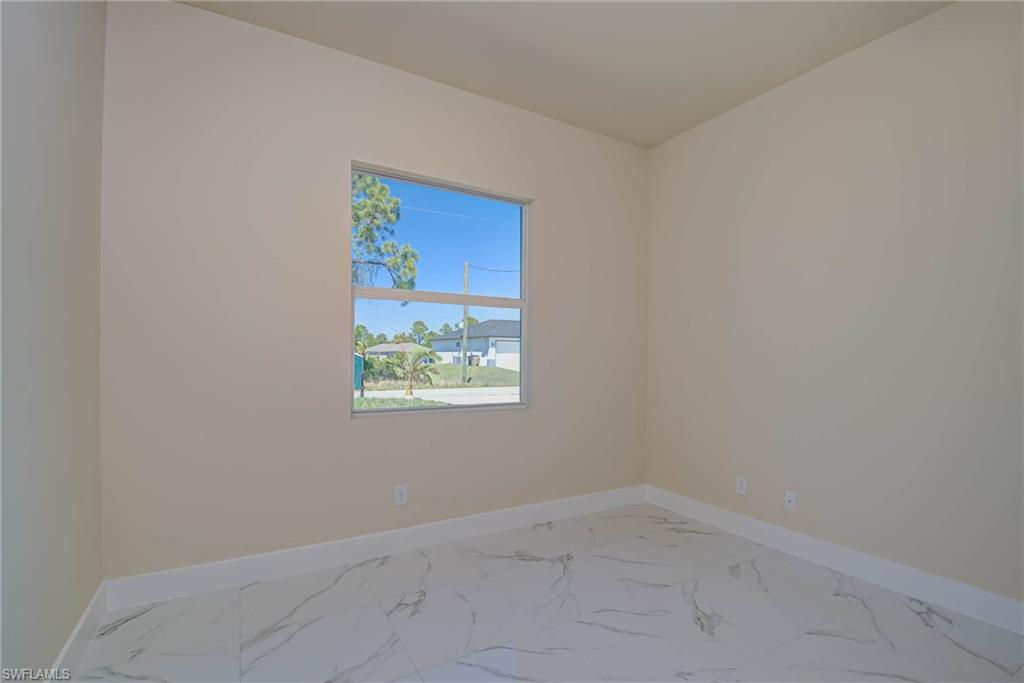 3305 71st St W Property Photo 16