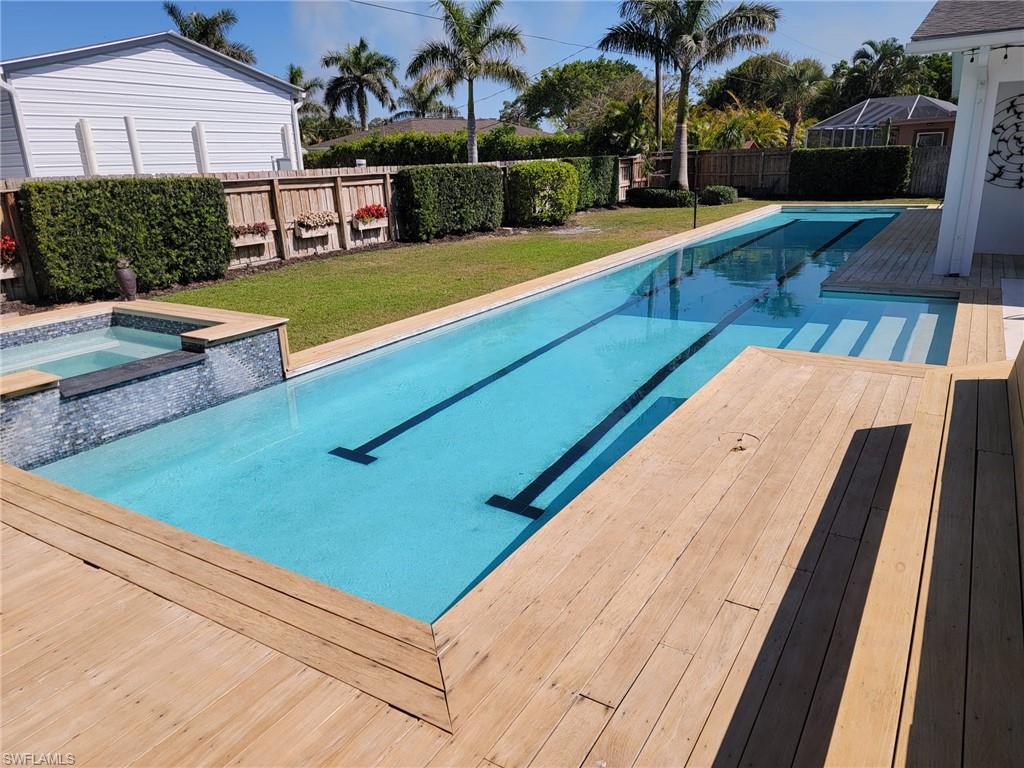 160 Coral Vine Dr Property Photo 2
