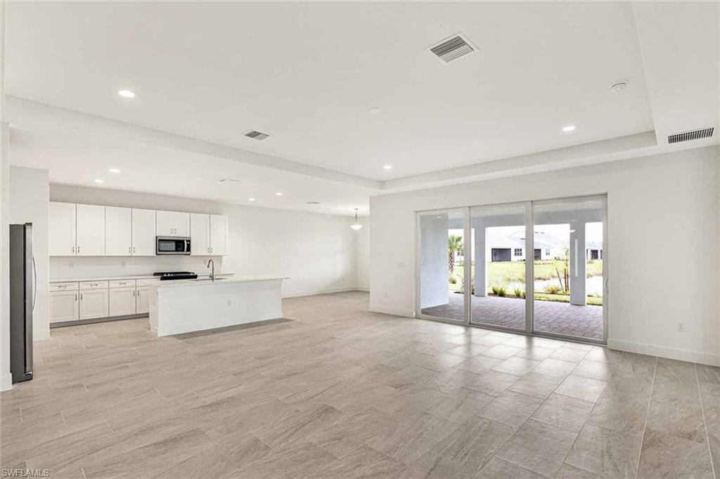 16226 Wax Myrtle St Property Photo 3