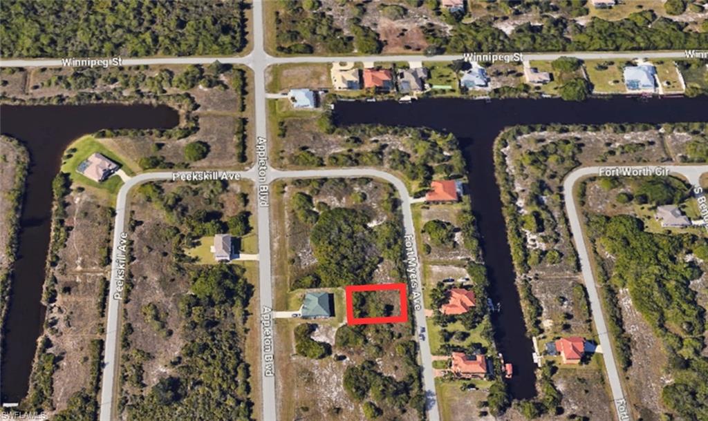14127 Fort Myers Ave Property Photo 2