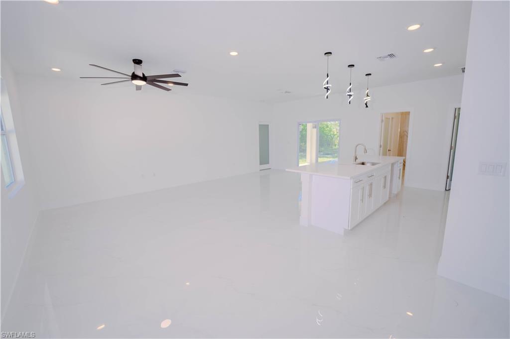 1034 Summa Blvd Property Photo 13
