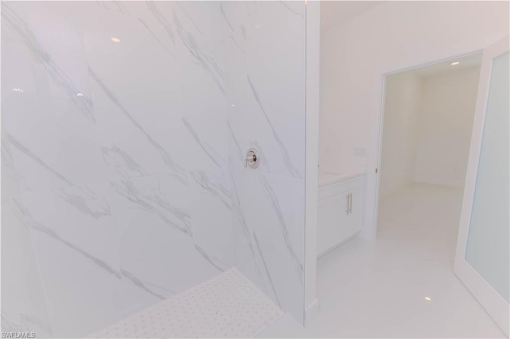 1034 Summa Blvd Property Photo 26