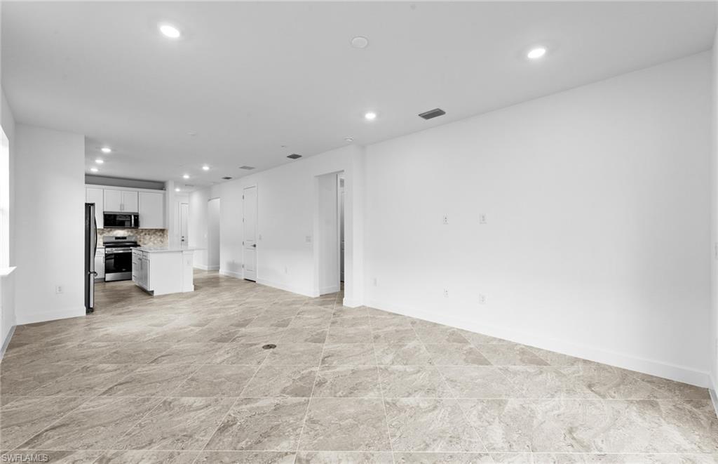 17313 Willow Tree Ln Property Photo 14