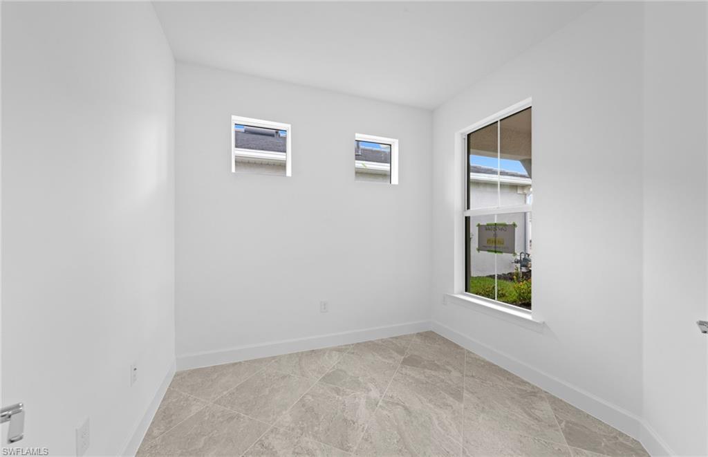 17313 Willow Tree Ln Property Photo 23
