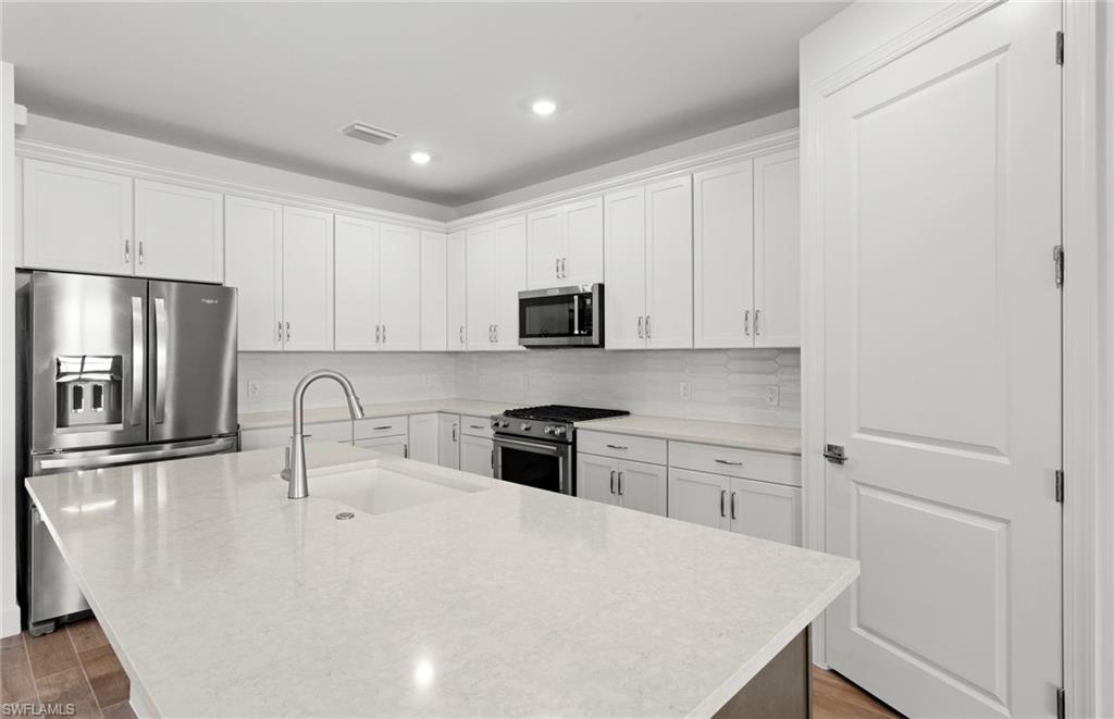 20412 Napa Loop Property Photo 6