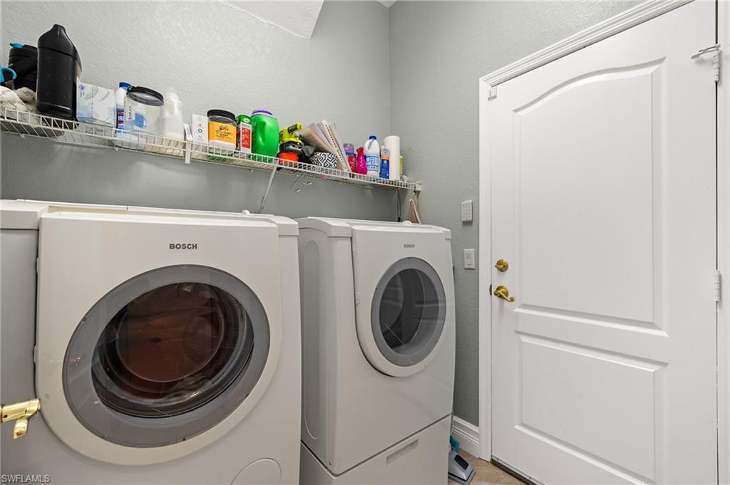 8940 Spring Mountain Way Property Photo 32