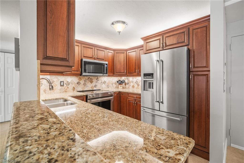 380 Seaview Ct # 307 Property Photo 5