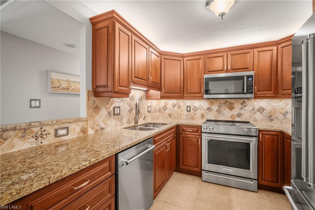 380 Seaview Ct # 307 Property Photo 10