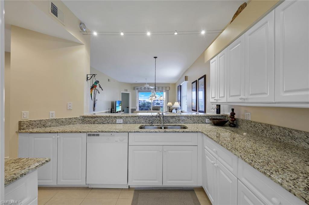 16635 Lake Circle Dr # 638 Property Photo 9