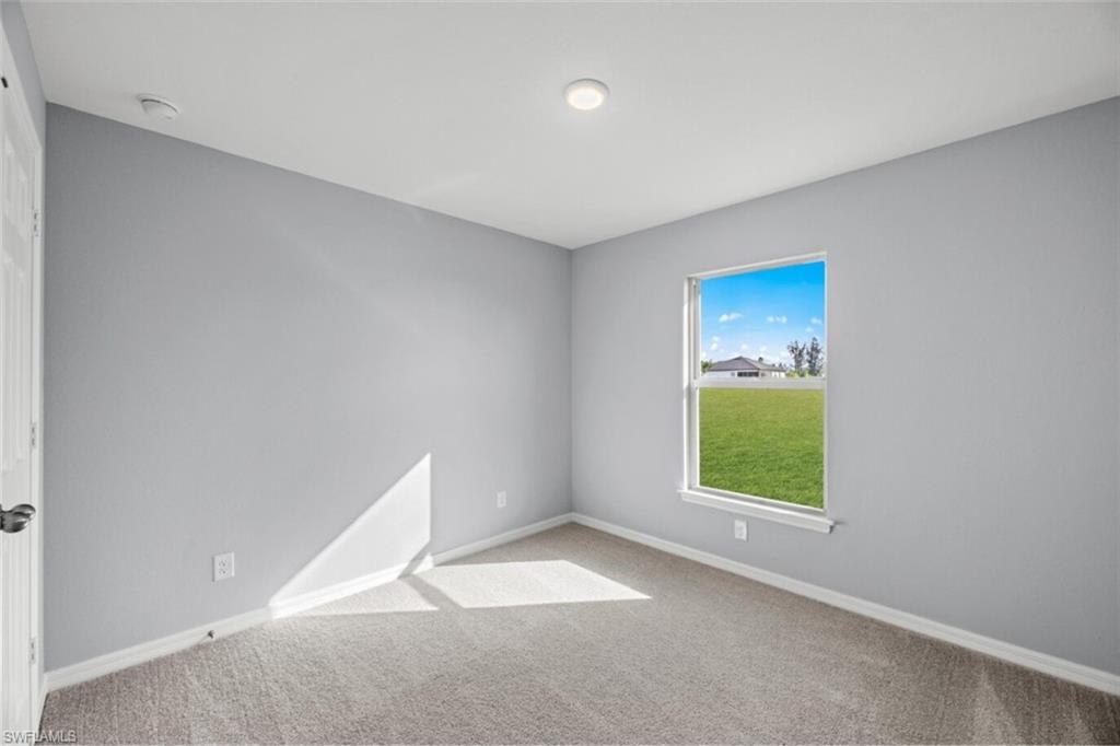 3018 61st St W Property Photo 14