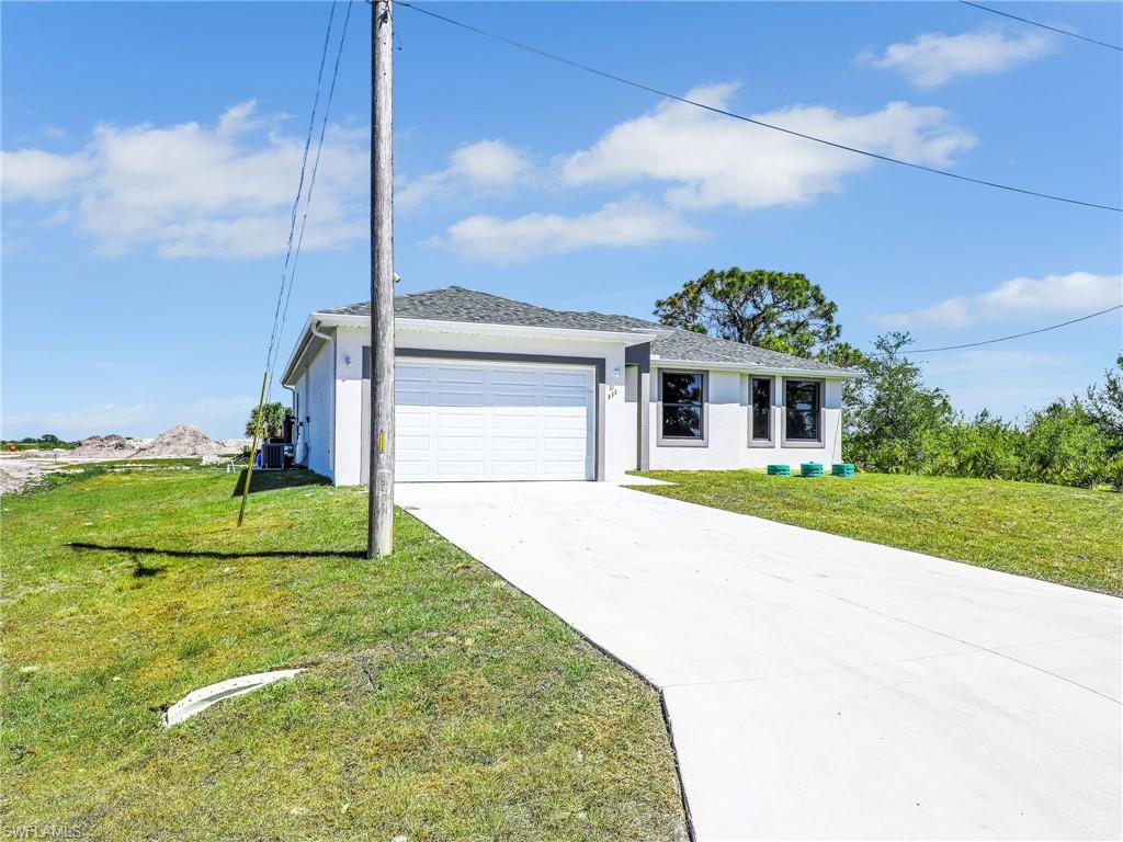 633 Cane St E Property Photo 3