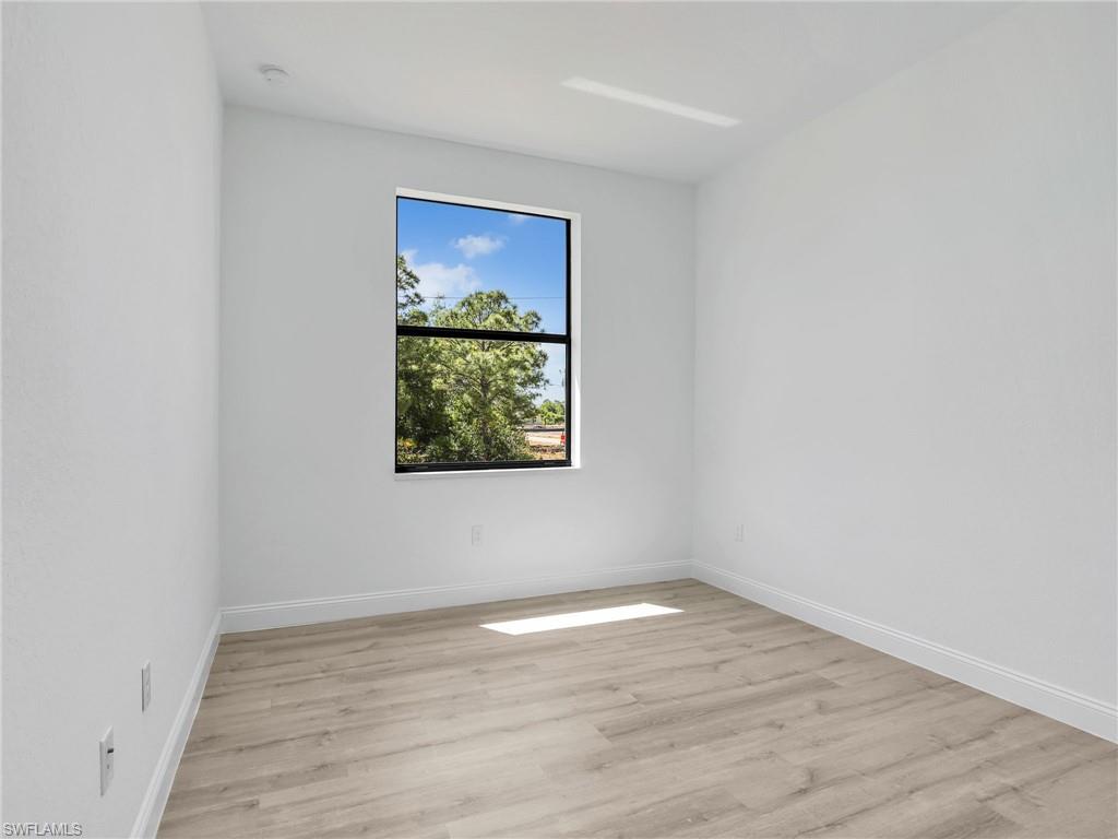 633 Cane St E Property Photo 24