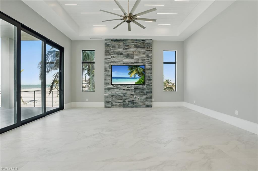 3050 Estero Blvd Property Photo 15