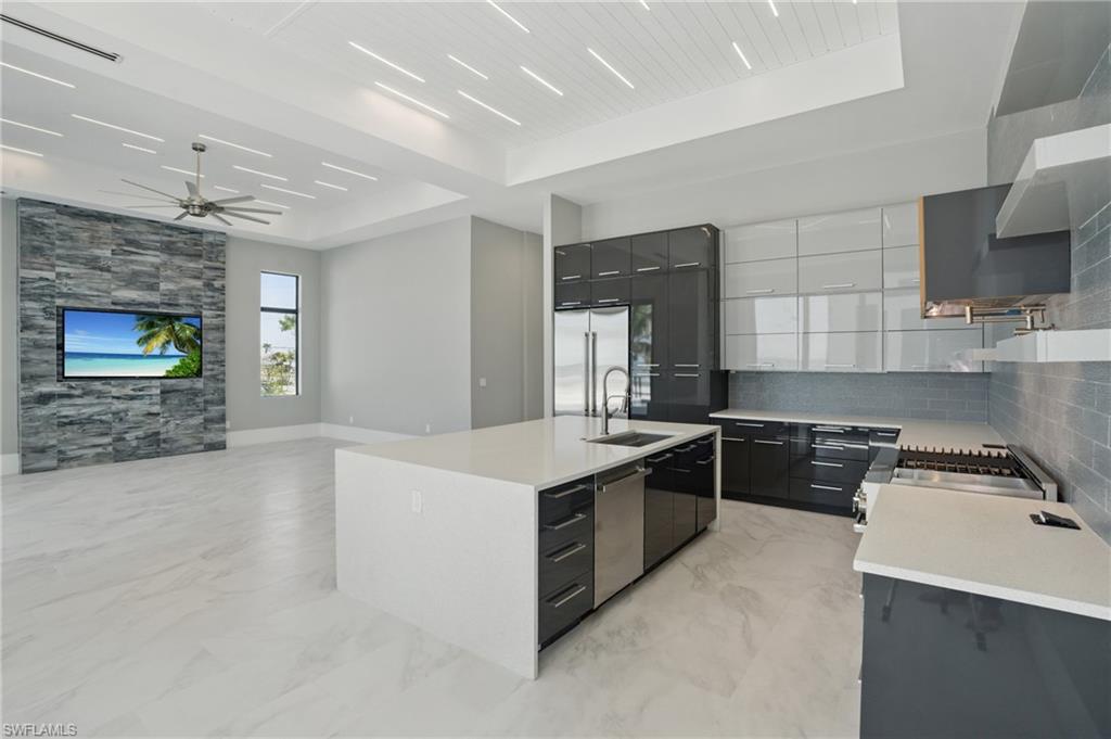 3050 Estero Blvd Property Photo 18