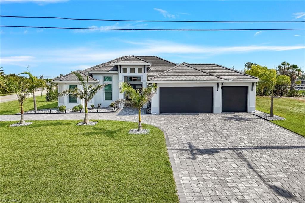 2590 Surfside BLVD Property Photo 1