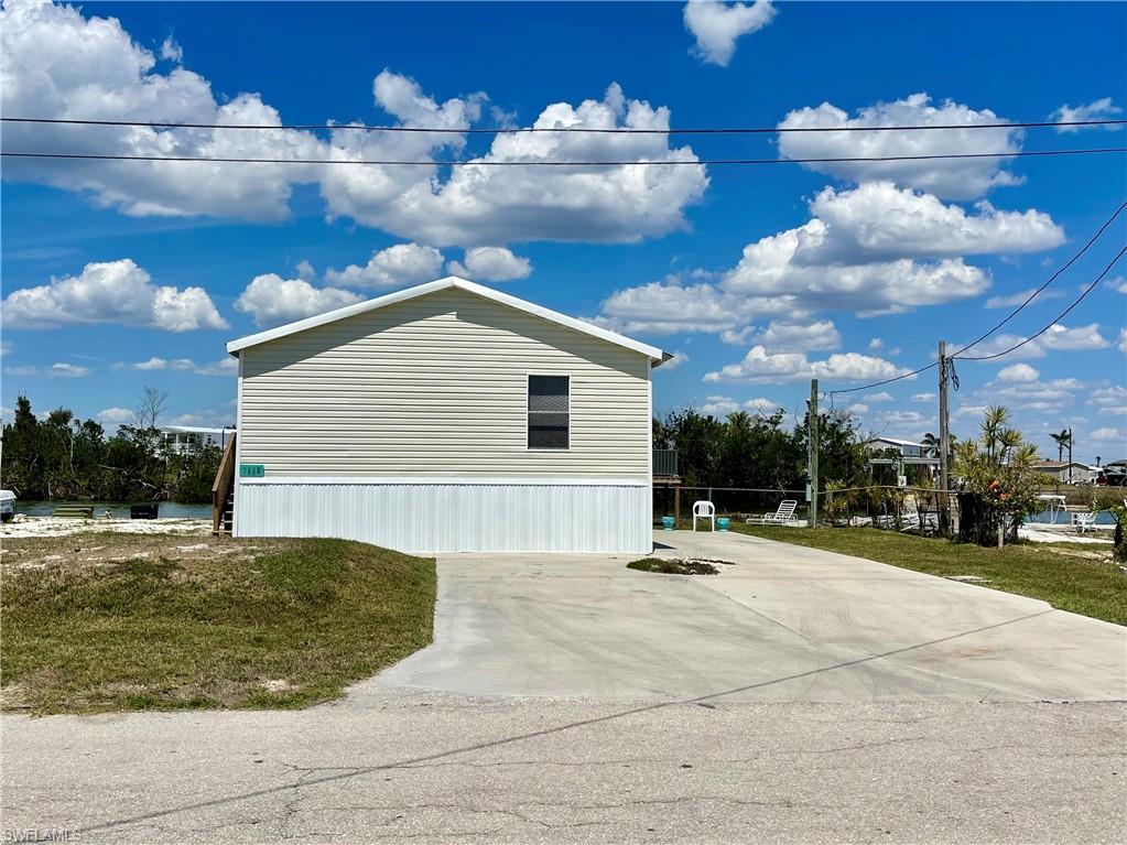 3888 Royal Palm Dr Property Photo 1