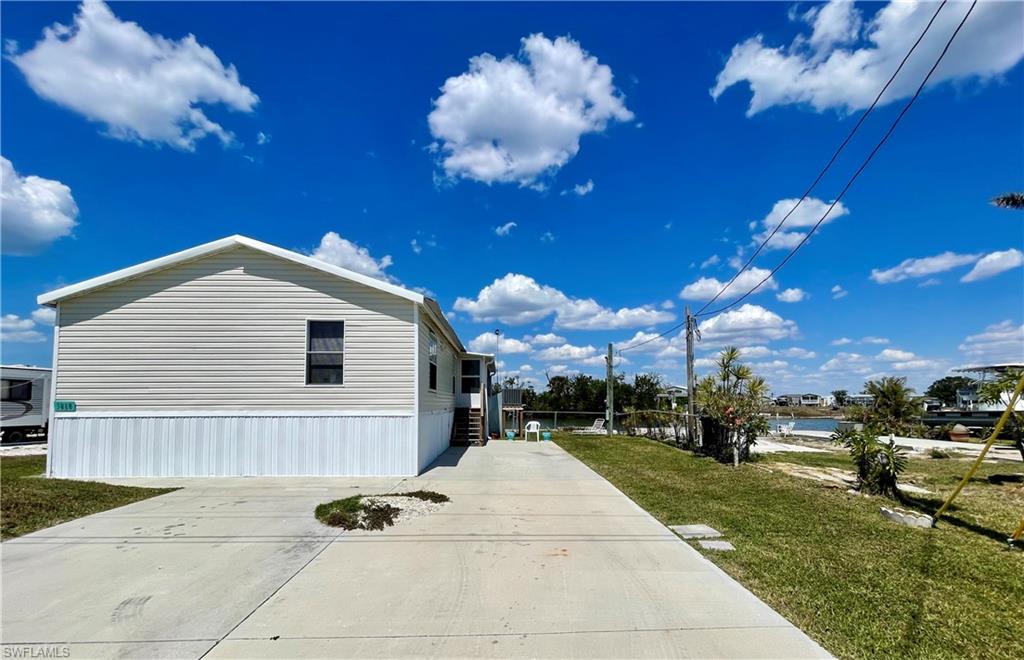 3888 Royal Palm Dr Property Photo 3