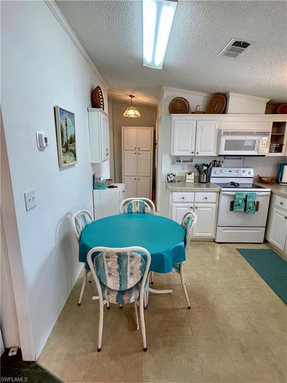 3888 Royal Palm Dr Property Photo 20