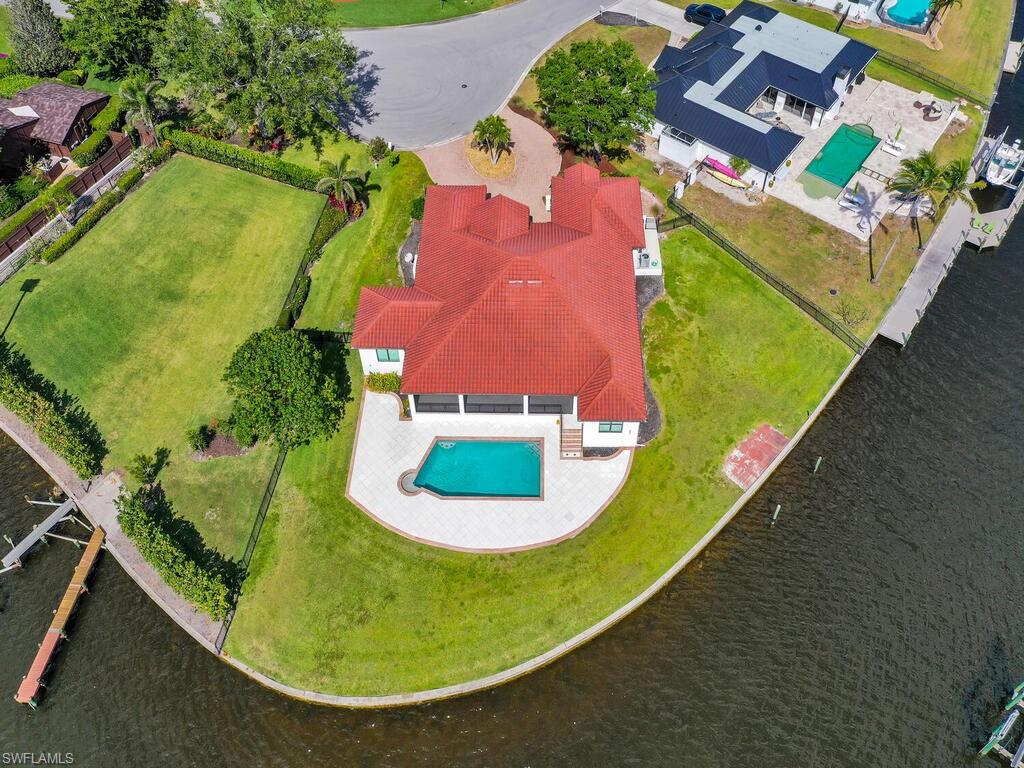 866 Cal Cove Dr Property Photo 3