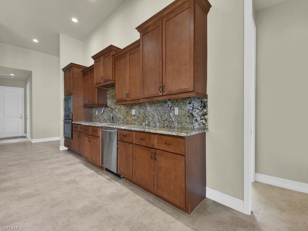 866 Cal Cove Dr Property Photo 9