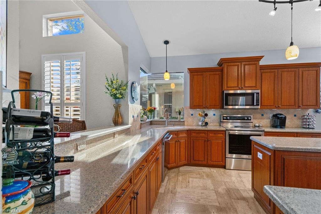 1845 Pondside Ln Property Photo 6