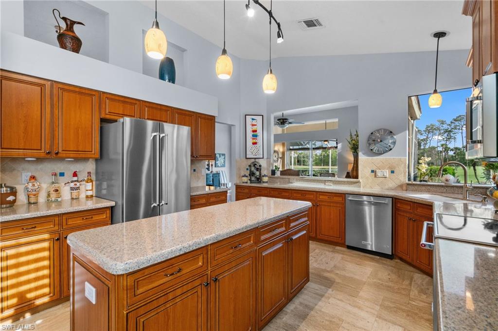 1845 Pondside Ln Property Photo 9
