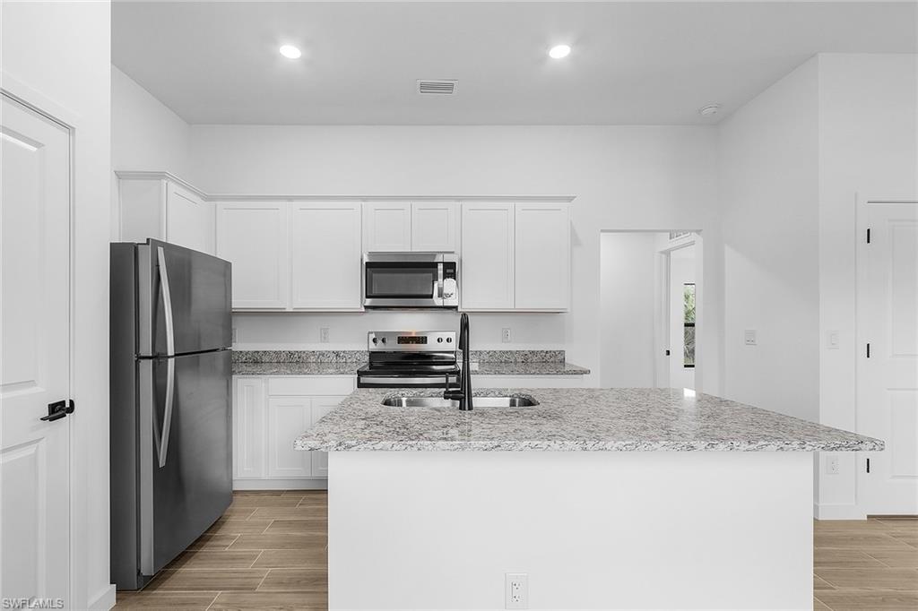 434 Parkdale Blvd Property Photo 6