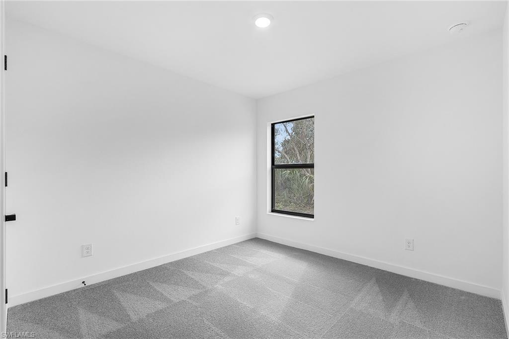 434 Parkdale Blvd Property Photo 16