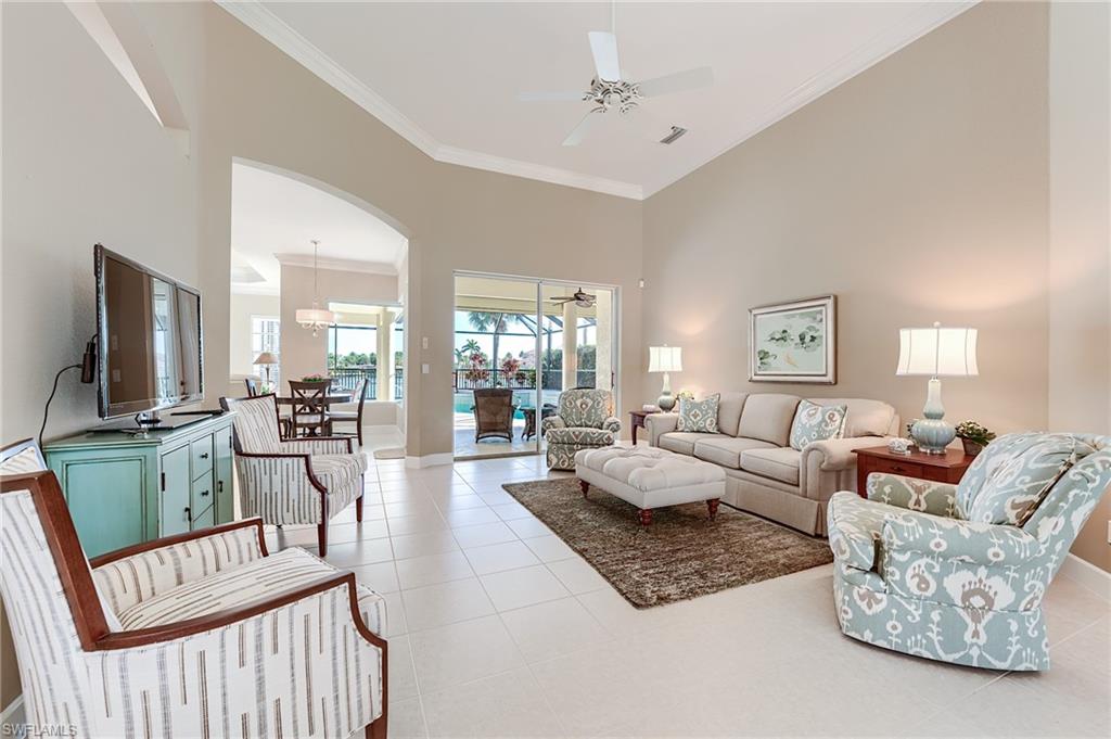 8860 New Castle Dr Property Photo 11