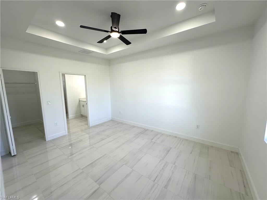 472 Lillon Ave S Property Photo 6