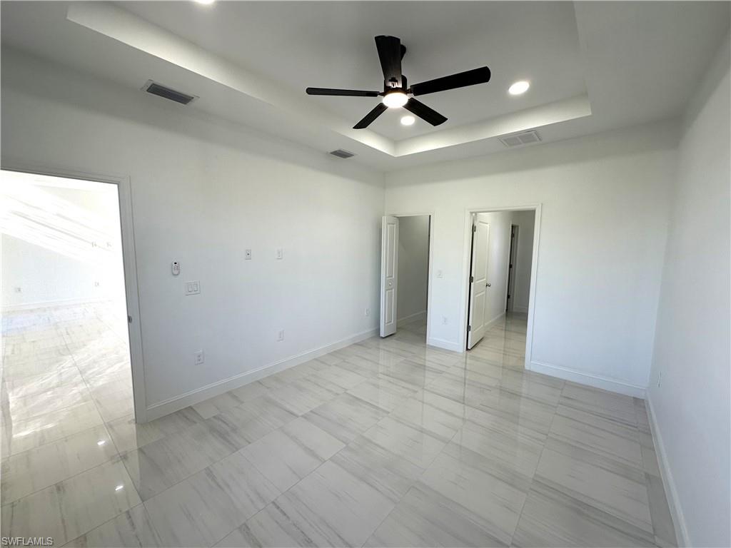 472 Lillon Ave S Property Photo 7
