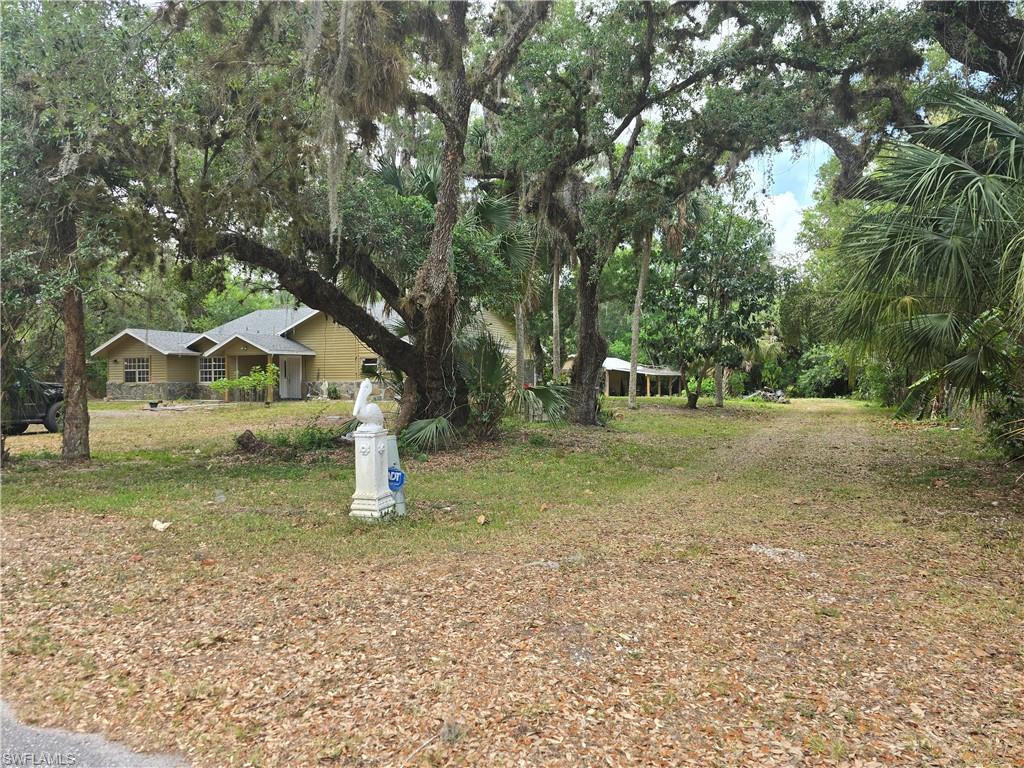 140 S Davis St Property Photo 3