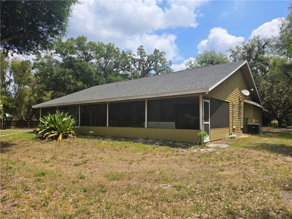 140 S Davis St Property Photo 11