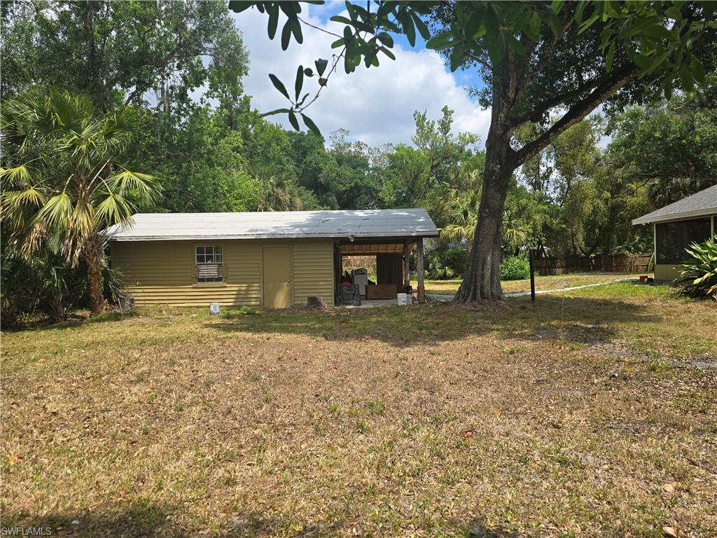 140 S Davis St Property Photo 12