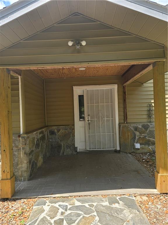 140 S Davis St Property Photo 18