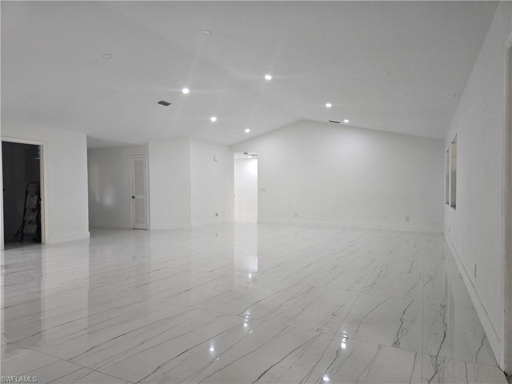 140 S Davis St Property Photo 23