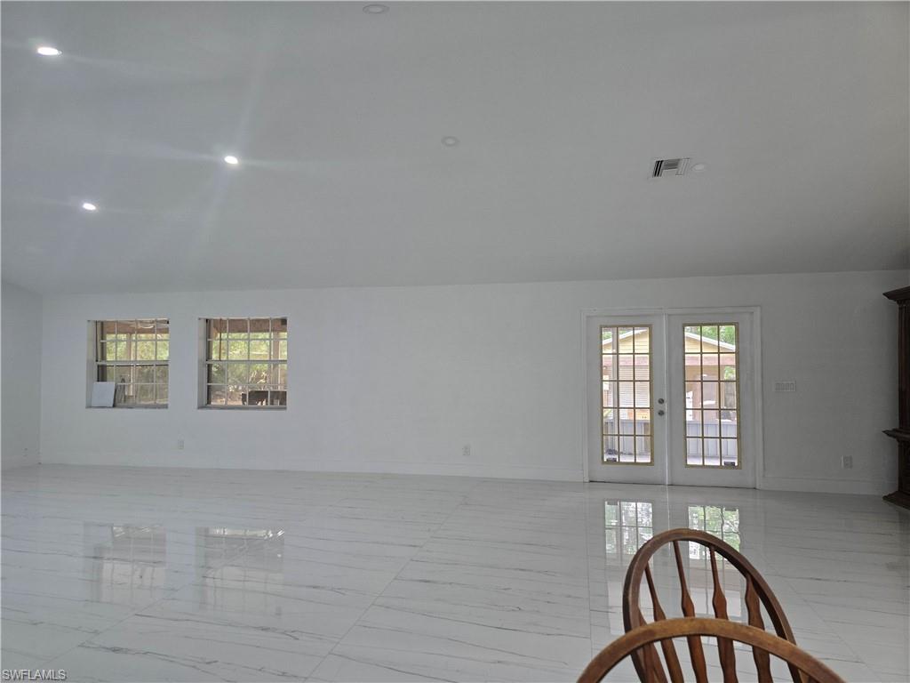 140 S Davis St Property Photo 25