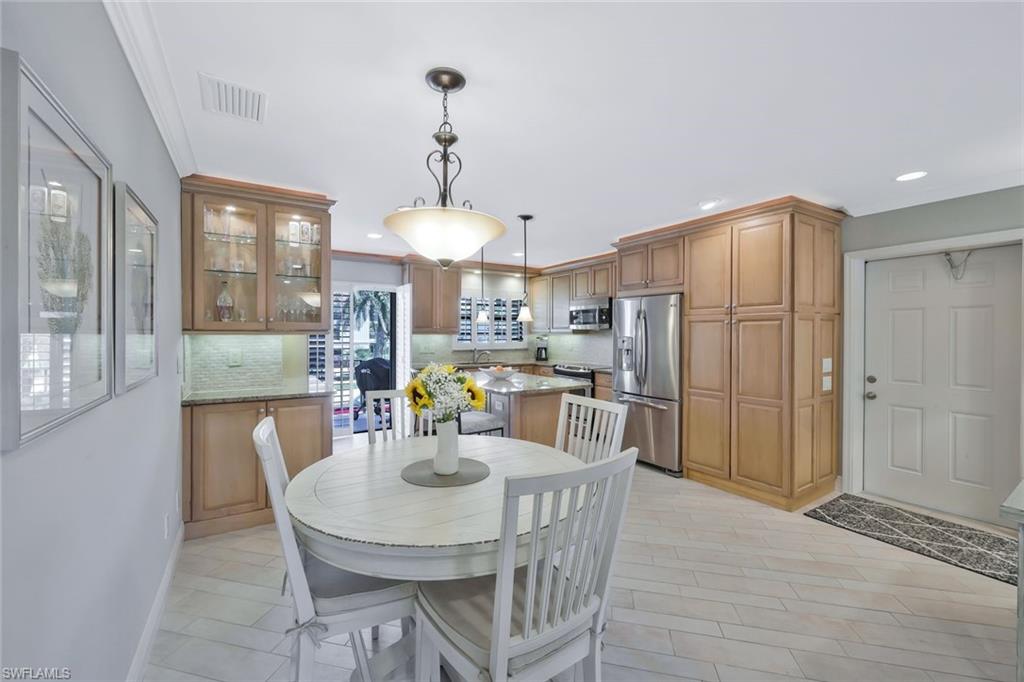 900 Huron Ct # C3 Property Photo 8