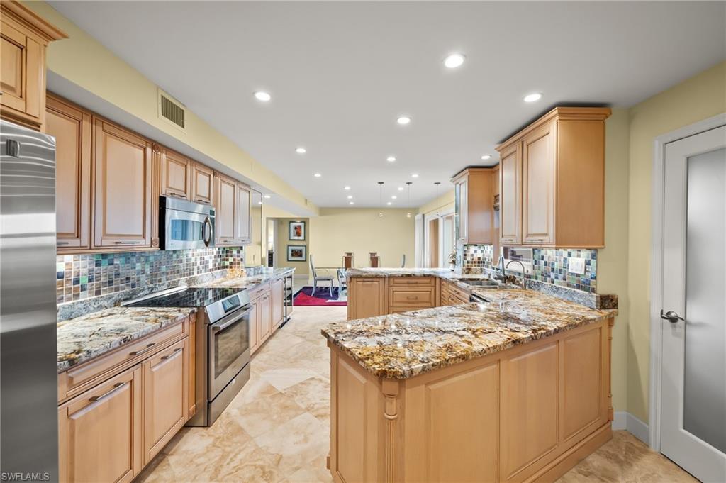 2901 Gulf Shore Blvd N Property Photo 5